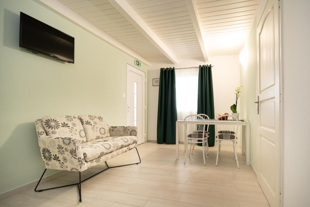 Topaz Apartmanhazak Balatongyörök Екстериор снимка
