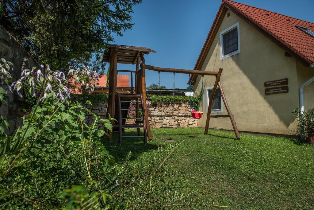 Topaz Apartmanhazak Balatongyörök Екстериор снимка