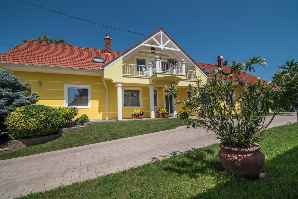 Topaz Apartmanhazak Balatongyörök Екстериор снимка